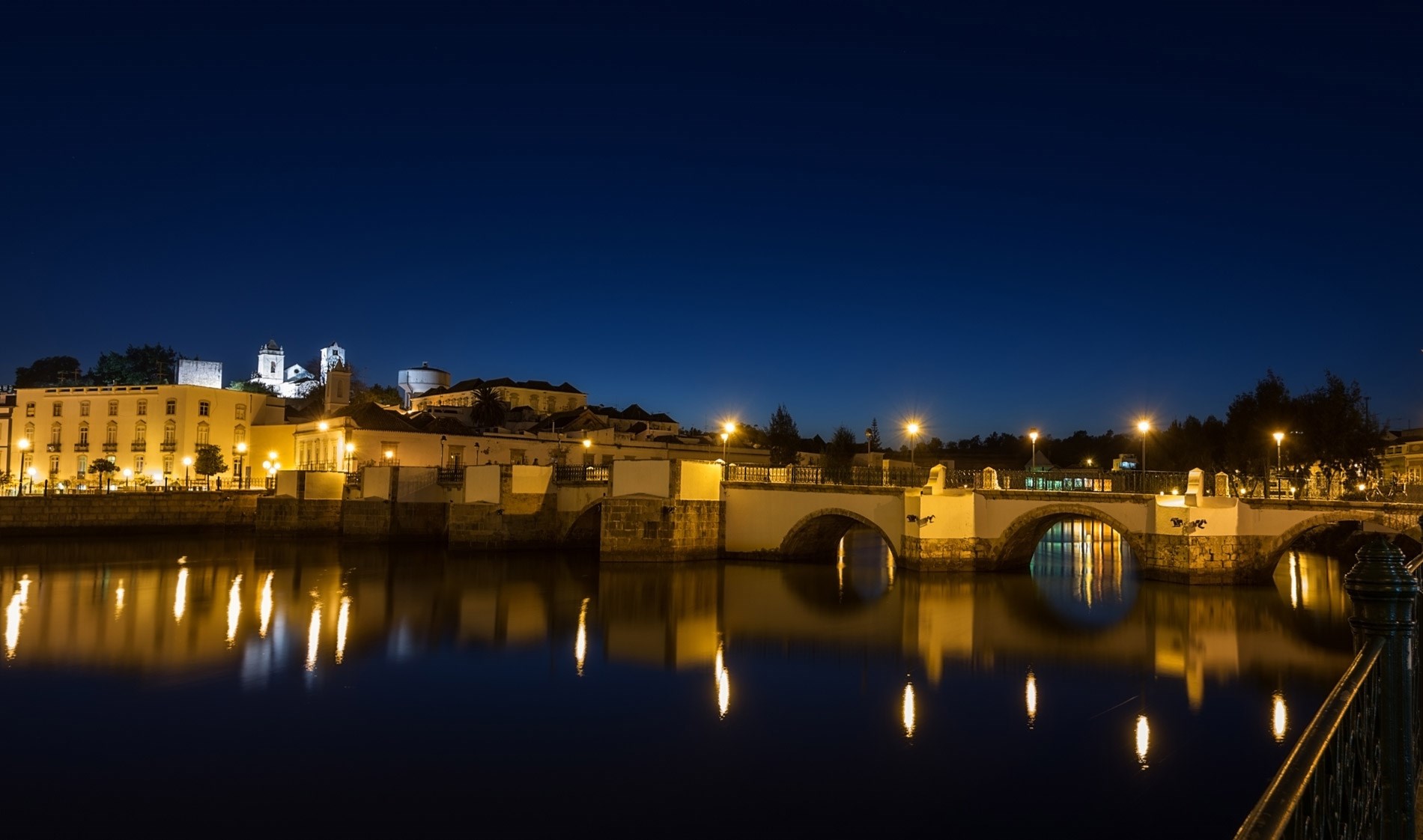 Vista Noturna de Tavira