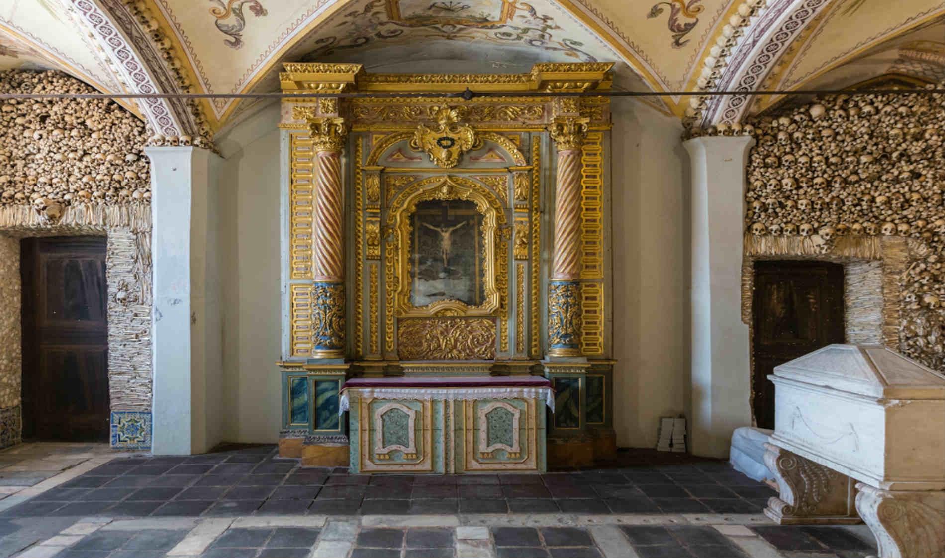 Capela dos Ossos
