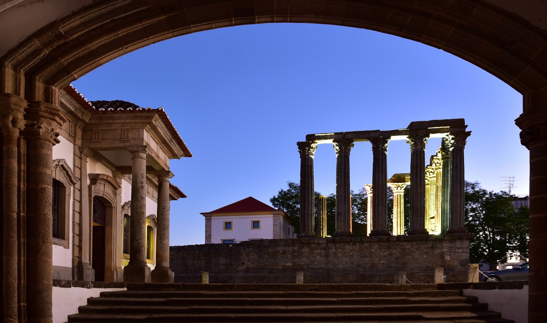 Évora