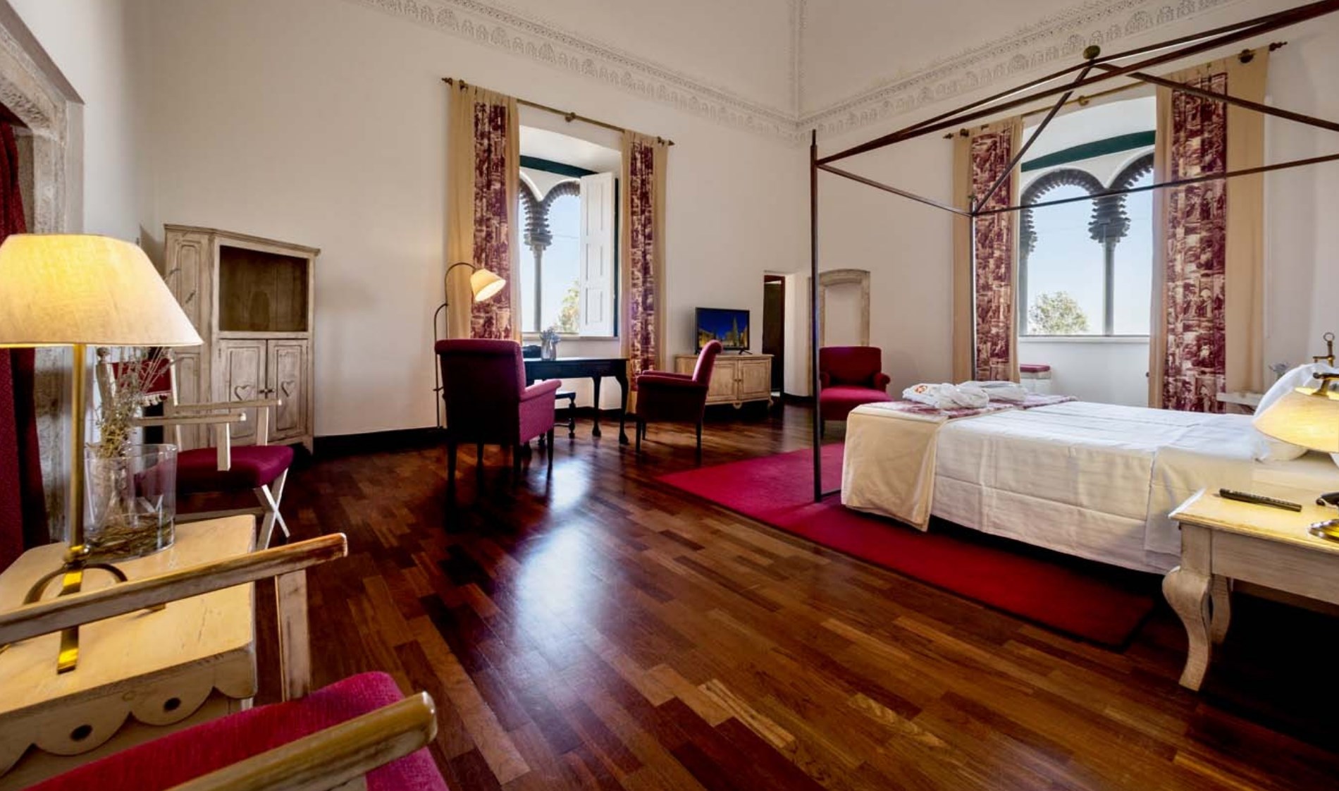 SPECIAL SUITE