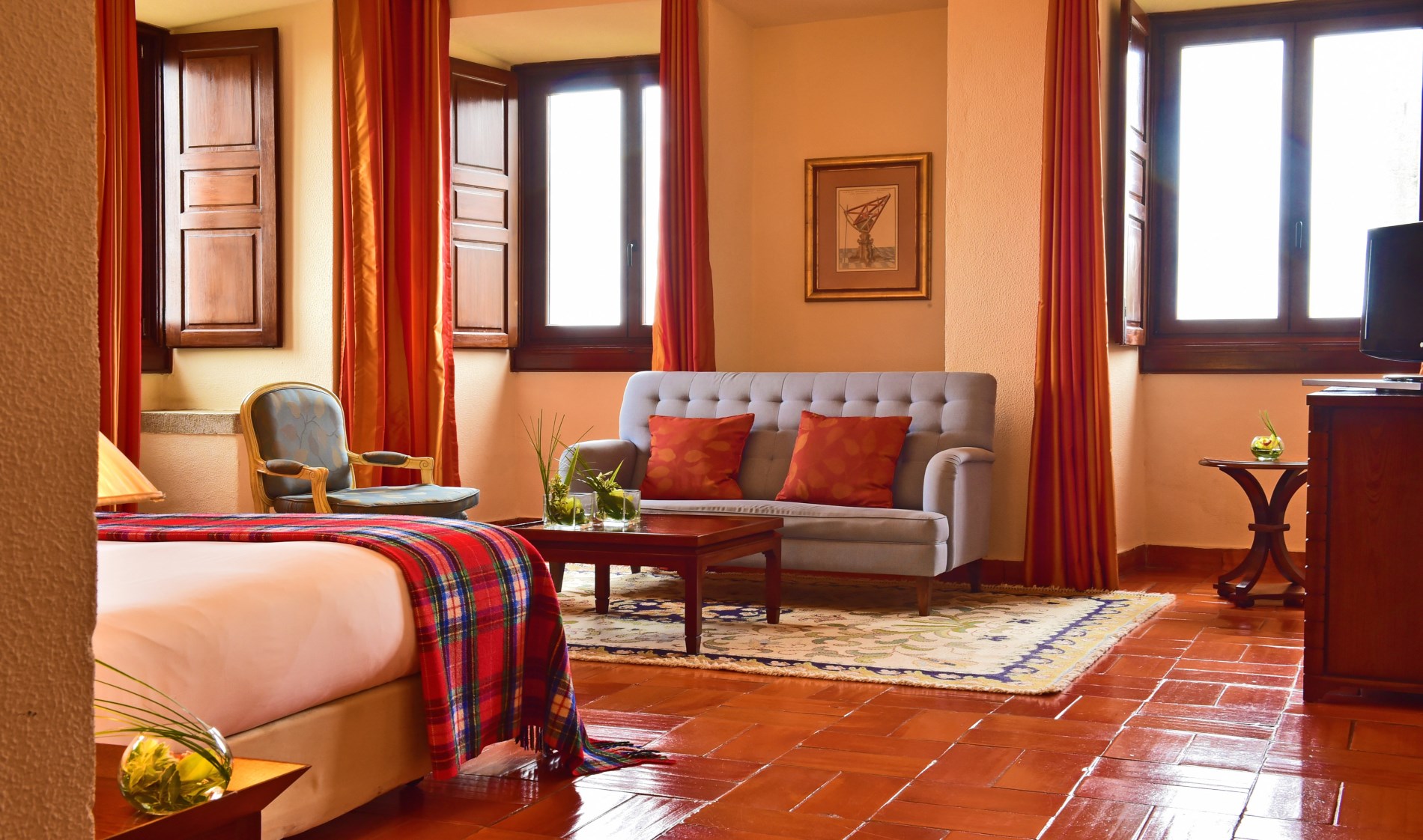 SPECIAL SUITE