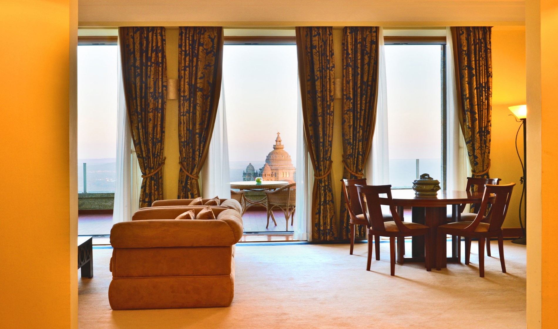 SPECIAL SUITE