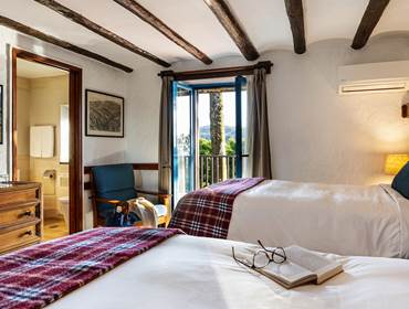 hotel-in-geres-classic-room-new