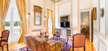 Palace Suite Dona Amelia Living Room