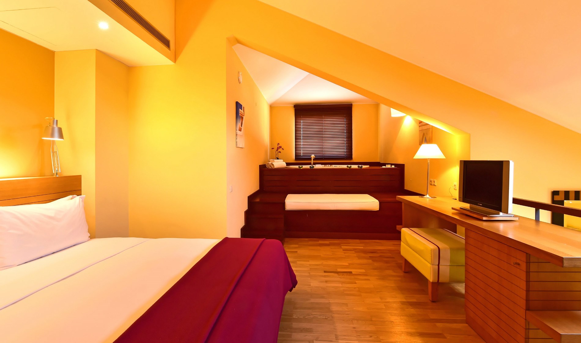 Suite Mezzanine Jacuzzi