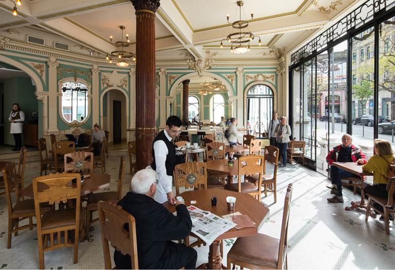 Restaurant In A 5 Star Hotel In Center Of Porto