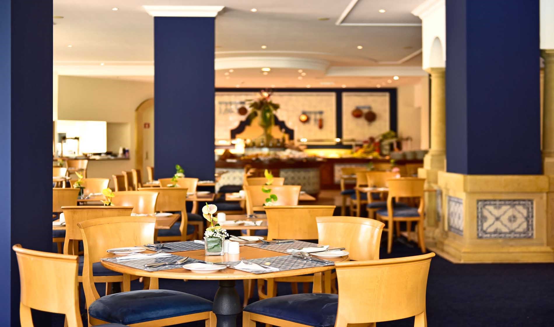 pestana-village-restaurant-patio